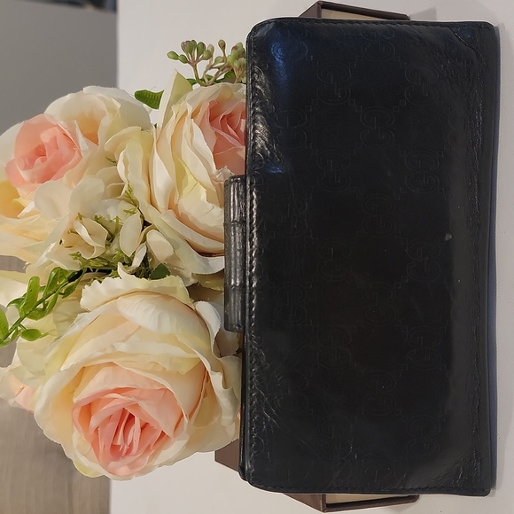 Authentic Gucci Guccisima wallet - Picture 2 of 10